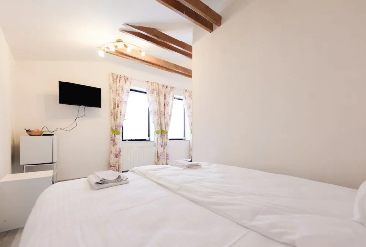 Classic Quadruple room