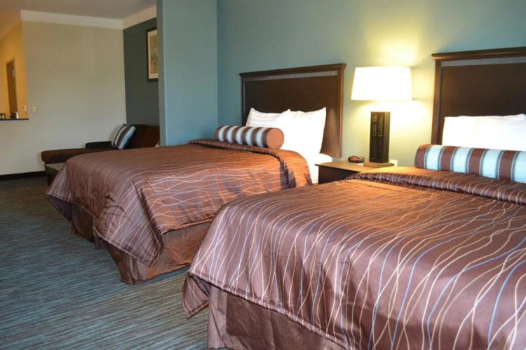 Red River Inn And Suites