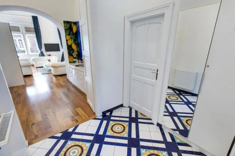 Royale Apartment