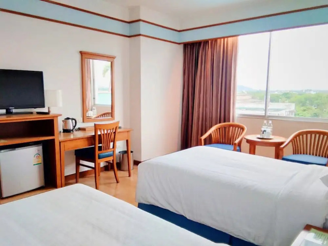 Diamond Plaza Hotel