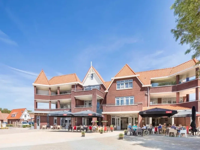 Apartment with balcony
