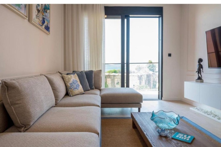 1 Bedroom Double Apartment with sea view