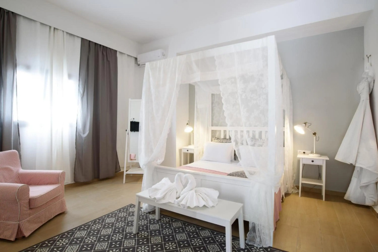 Matina Pefkos ApartHotel
