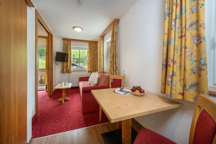 Deluxe Suite with balcony