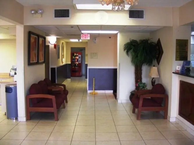 Baymont Inn & Suites Orlando