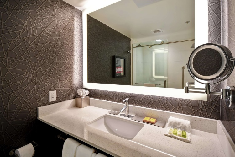 DoubleTree by Hilton Deadwood at Cadillac Jack's photo 10