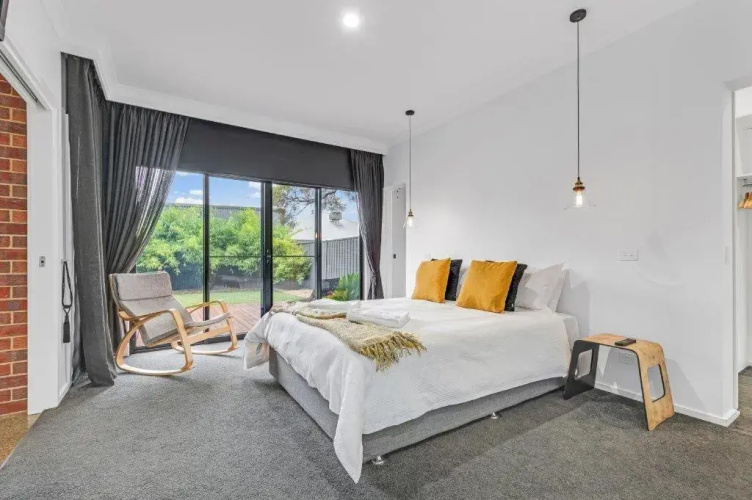 Villa Simone - Tranquil Hideaway in the Heart of Echuca