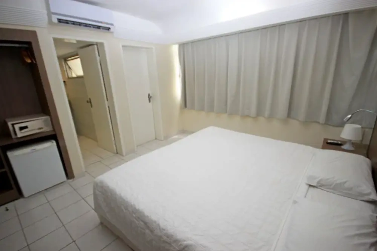 Standard room with balcony and with partial ocean view