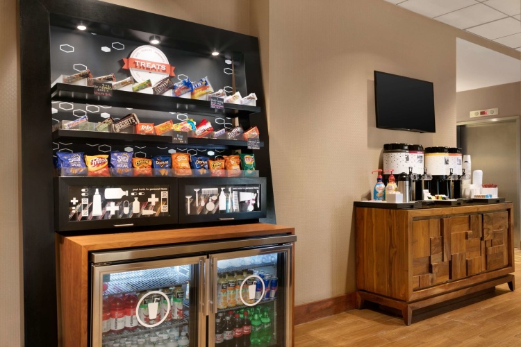 Hampton Inn New York - LaGuardia Airport photo 12