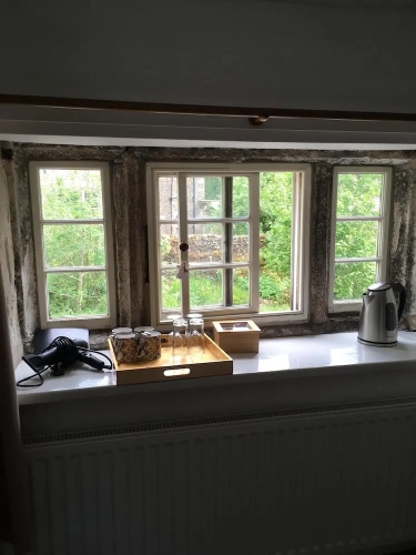 Sweetbriar Cottage B&B and Camping