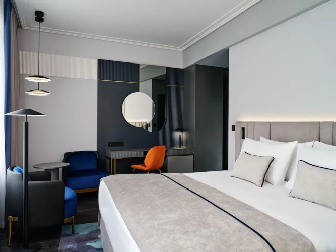 Standard Double room with balcony and with city view