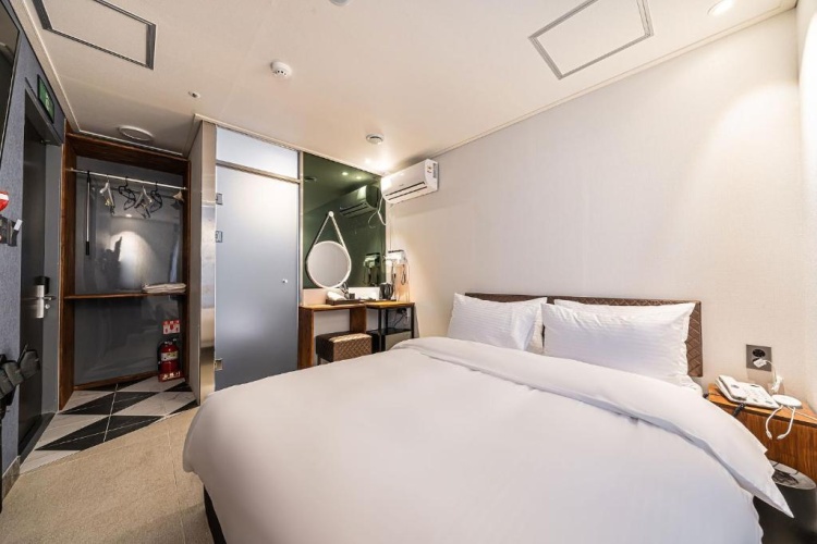 Standard Double room with view