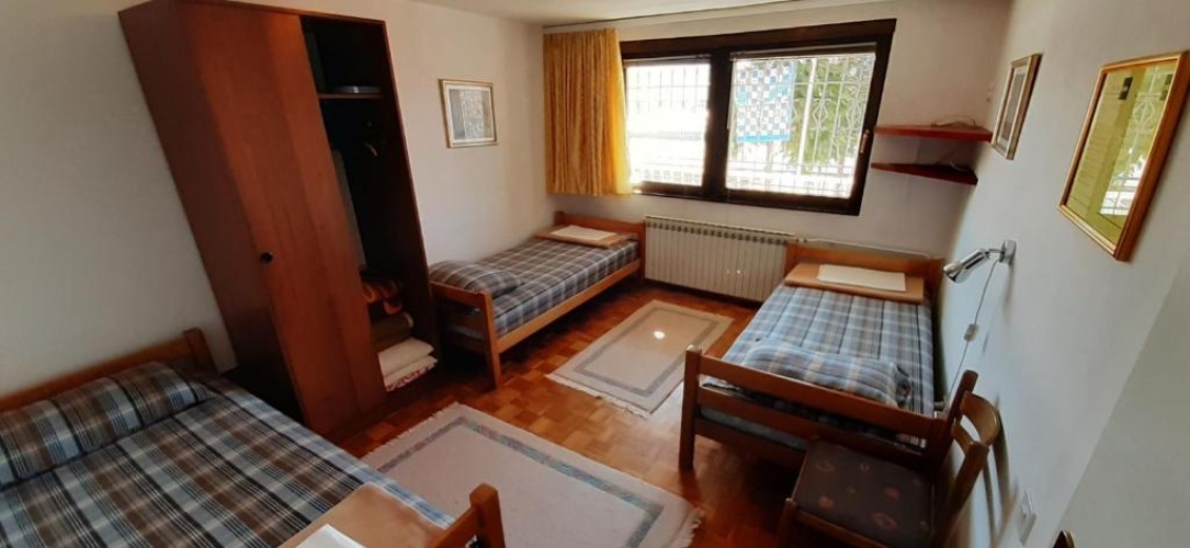 Standard Triple room with view