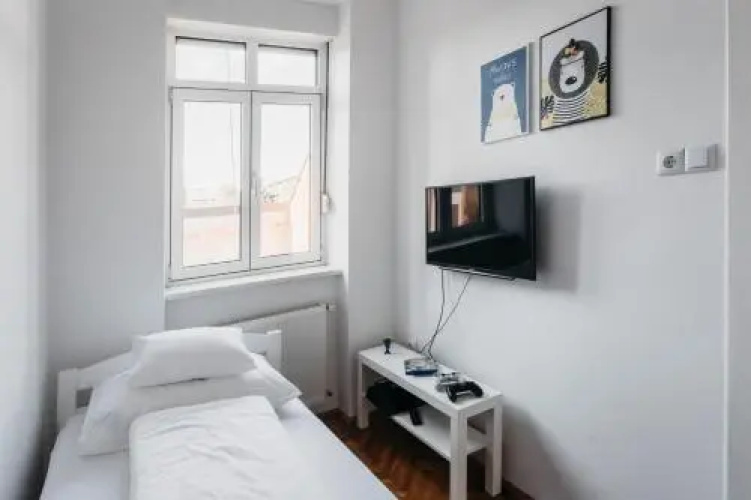 Bond Apartment