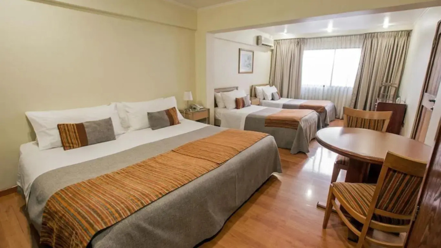 RQ Hotel Dacarlo