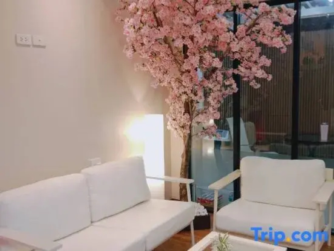 Shi-ro-i Poshtel