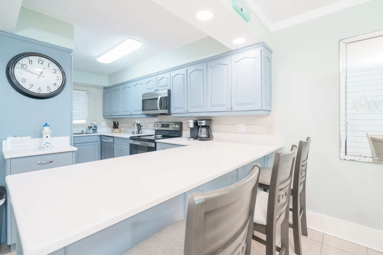 Sea La Vie Oceanfront Condo With Balcony