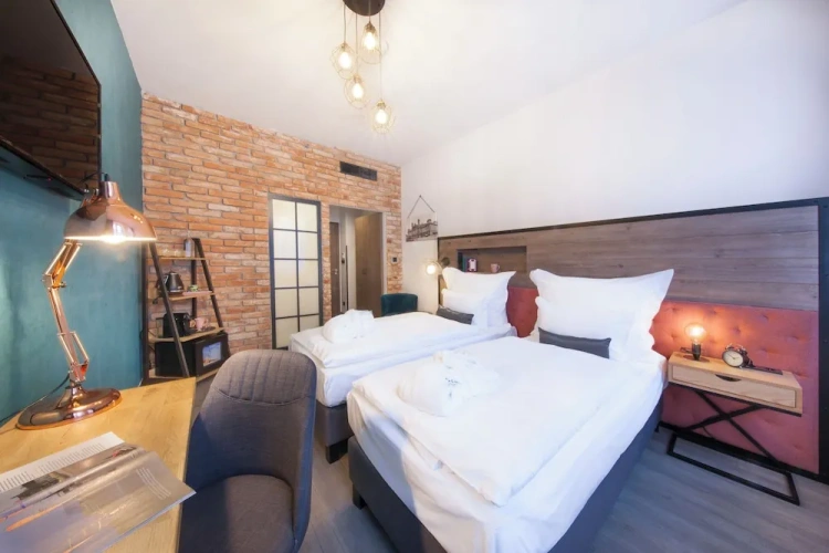 Standard Twin room