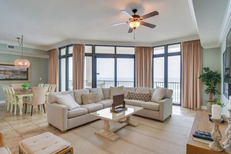 3 Bedrooms Apartment