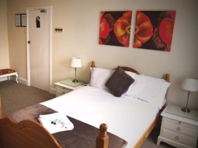 Lowdens Guest House
