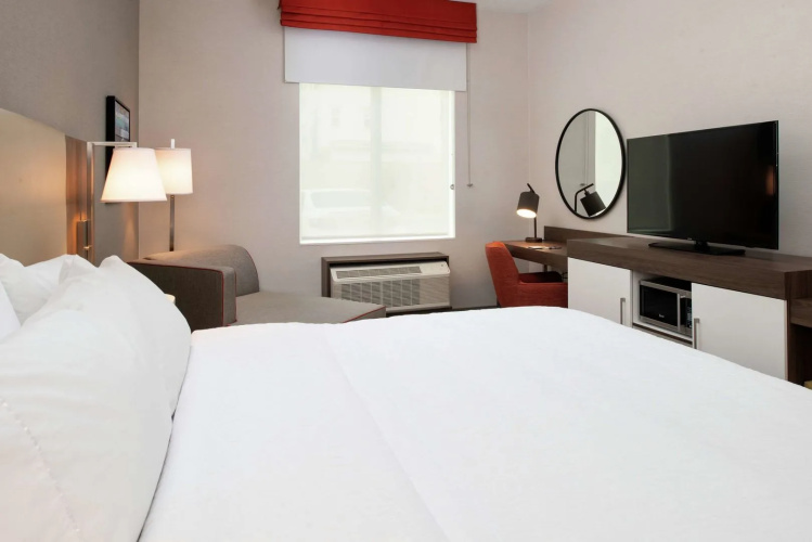 Hampton Inn & Suites Buena Park