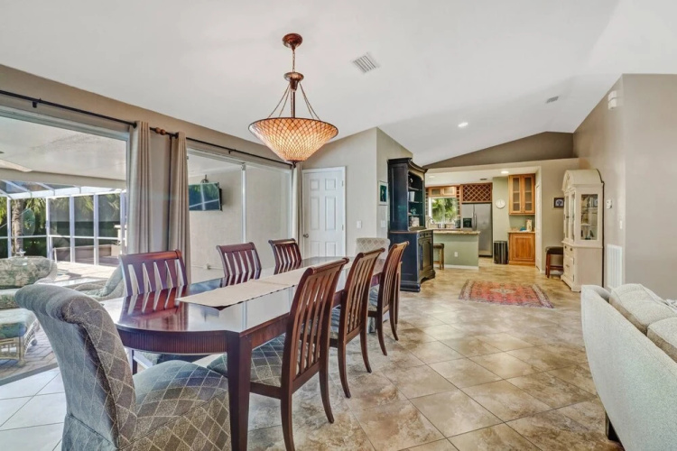7384 Willems Dr