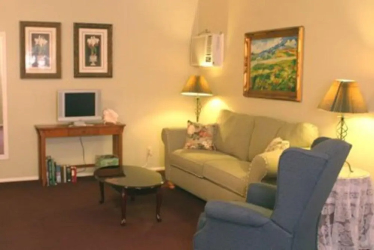 Kaleidoscope Inn & Gardens