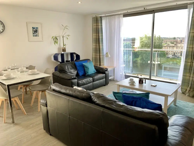 Clyde Waterfront Apartments