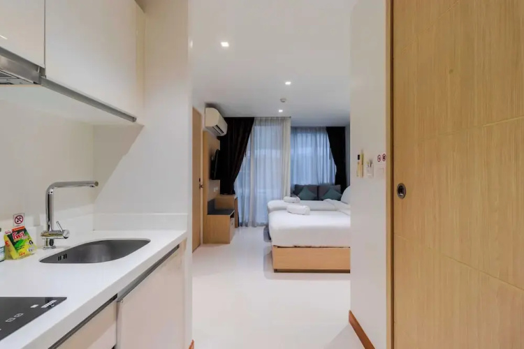 Ocean Breeze1BR Steps from the Sea C244