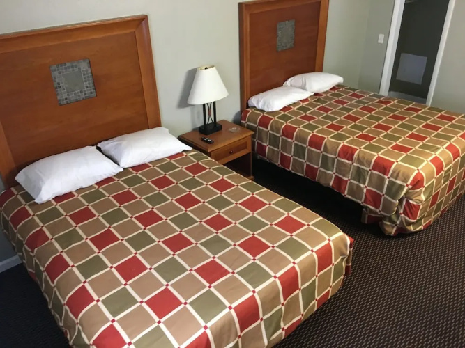 Red Carpet Motel