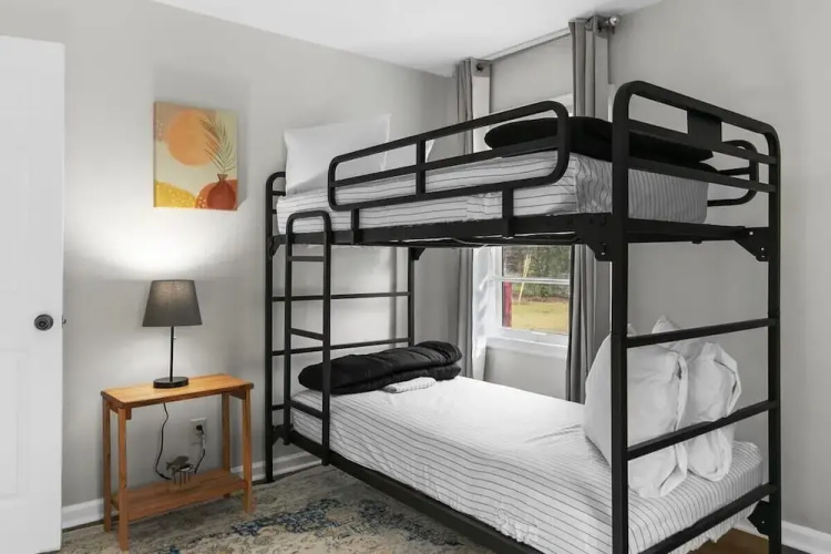 Rose Drive Roost 2