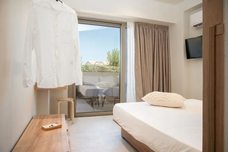 Palm Tree Beach Suites