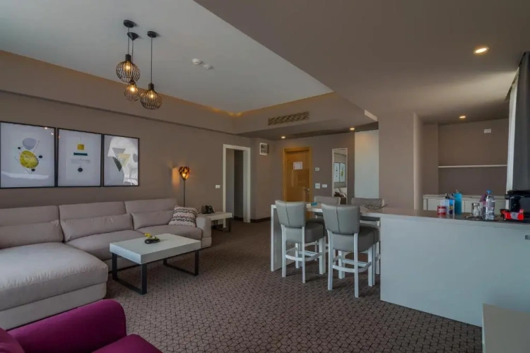 Deluxe Suite