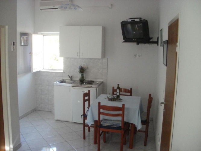 Apartment with garden view