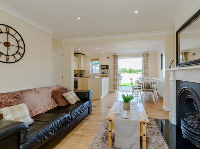 Host Stay Overcarr Cottage
