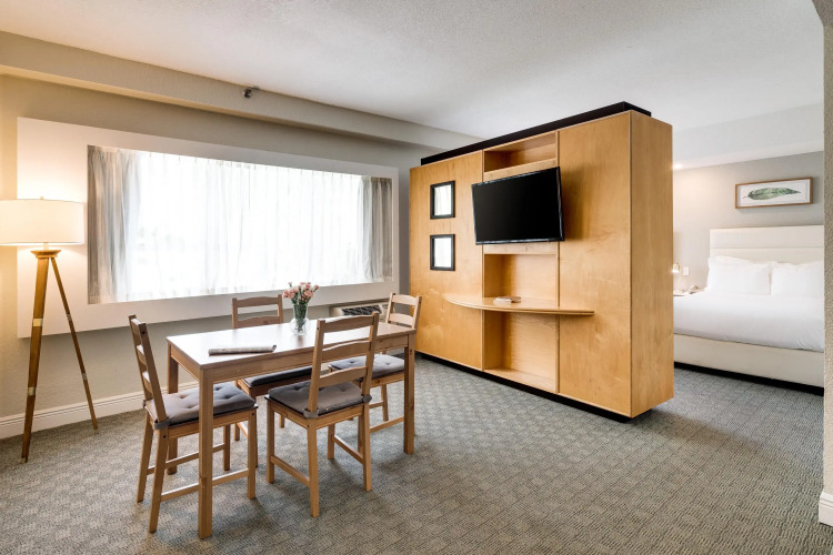 Crest Hotel Suites