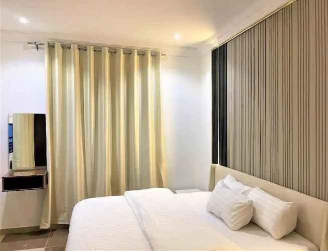 Broadfields Hotel