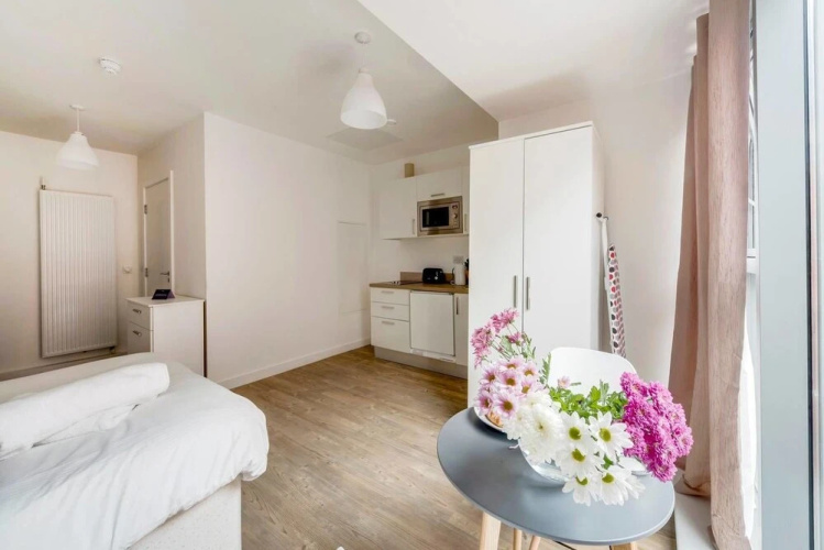 Central Liverpool Studio For 2 Guests!