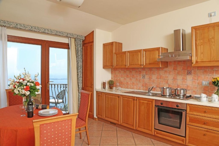 3 Bedrooms Deluxe Apartment with lake view