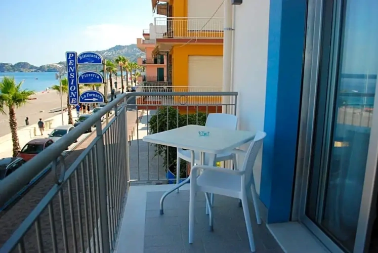 Standard Twin room with balcony