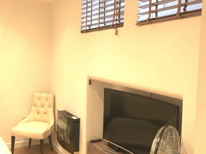 Westminster Studio Apartment