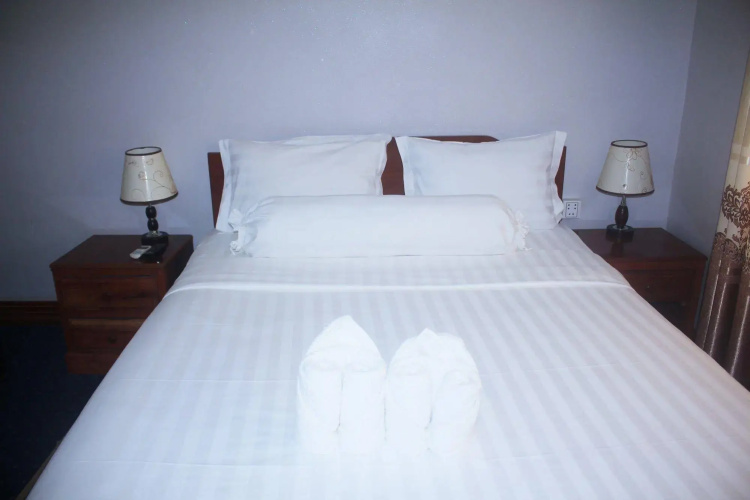 7 Makara Hotel