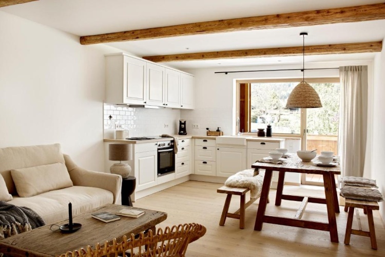 2 Bedrooms Apartment