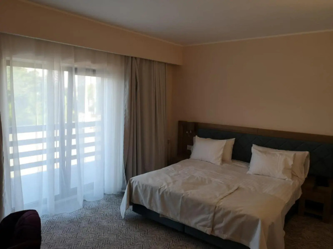 Wolf 1 Hotel
