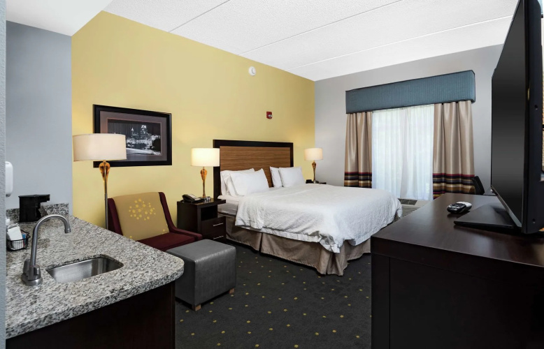 Hampton Inn & Suites Raleigh Downtown