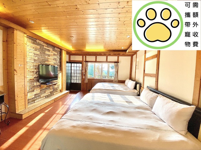 Standard Quadruple room with mountain view