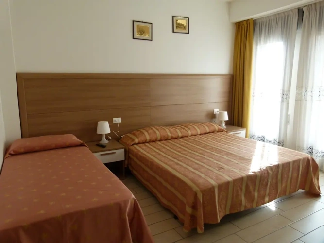 Standard Triple room with balcony