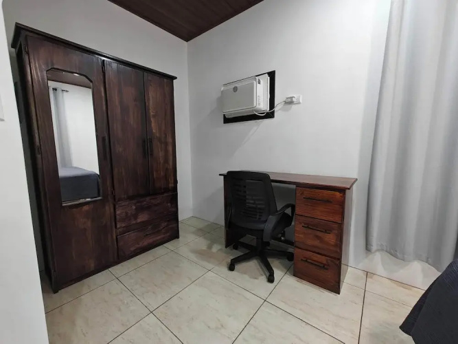 AJ House & Suites