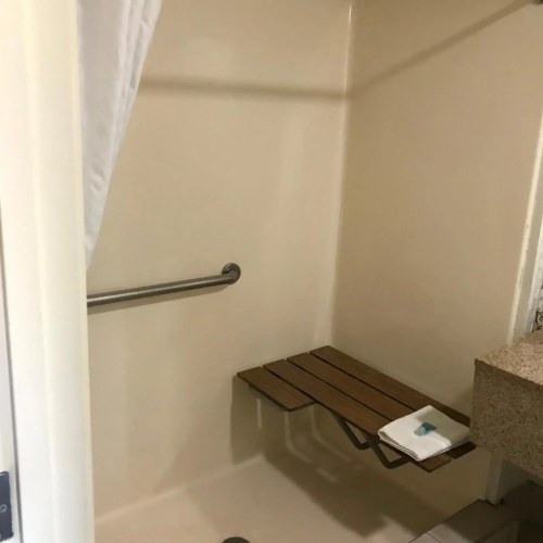 Rodeway Inn & Suites