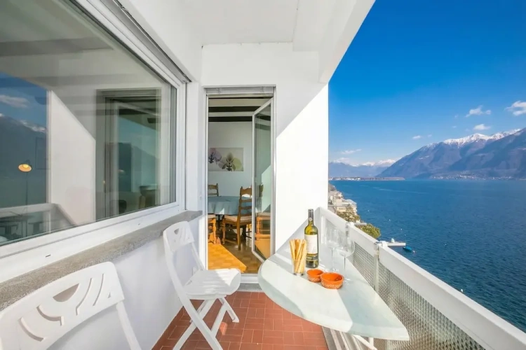 2 Bedrooms Family Apartment with balcony and with lake view
